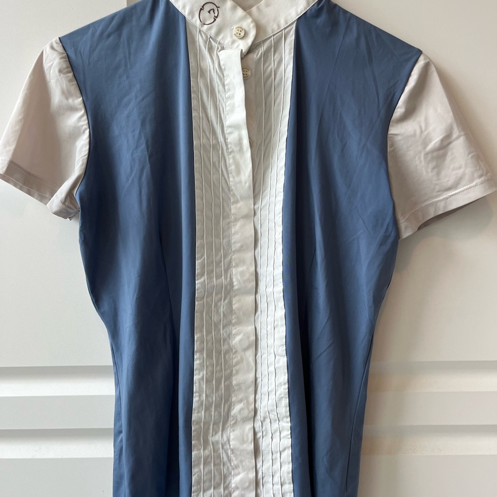 Vestrum short sleeve show shirt. Small